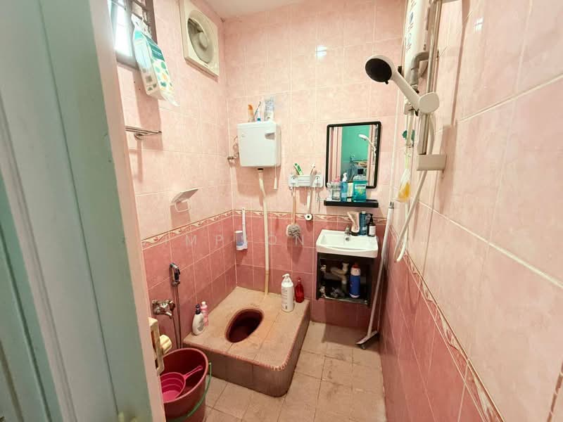 Taman Nusa Bestari 2 untuk Untuk Dijual - RM 620,000, Feb 2026 - Bathroom - PropertyGuru.com.my