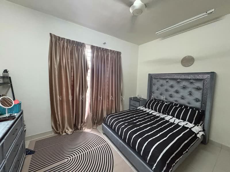 2-storey Terraced House for Sale in Bandar Puncak Alam (Puncak Alam) - Nur Hanizah - Bedroom - PropertyGuru.com.my