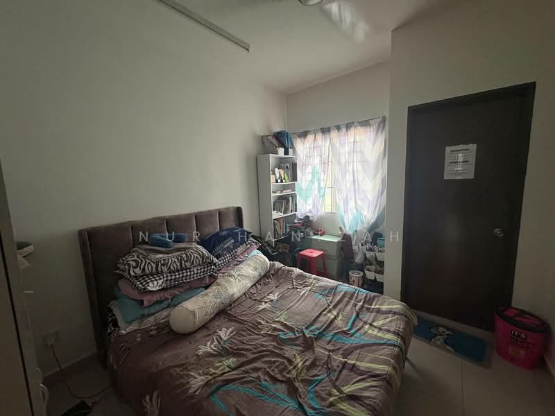 2-storey Terraced House for Sale in Bandar Puncak Alam (Puncak Alam) - Nur Hanizah - Bedroom - PropertyGuru.com.my