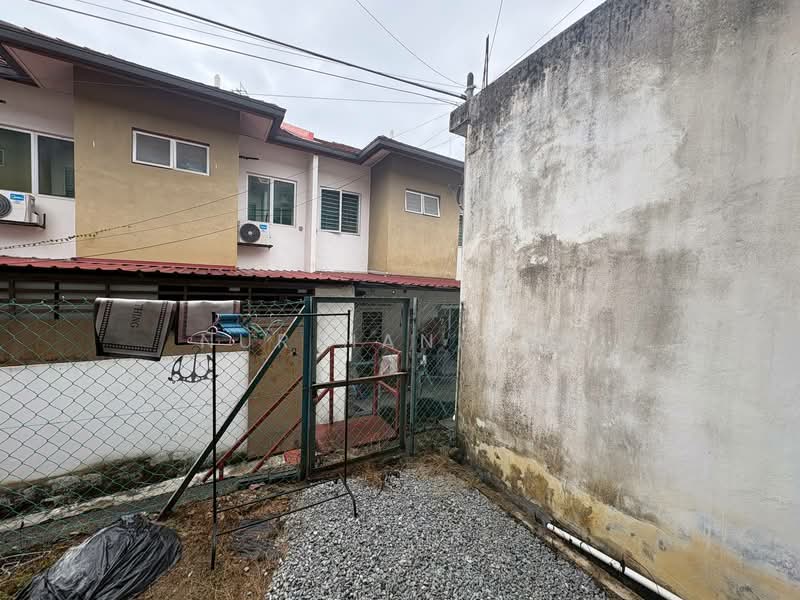 2-storey Terraced House for Sale in Bandar Puncak Alam (Puncak Alam) - Nur Hanizah - Exterior - PropertyGuru.com.my