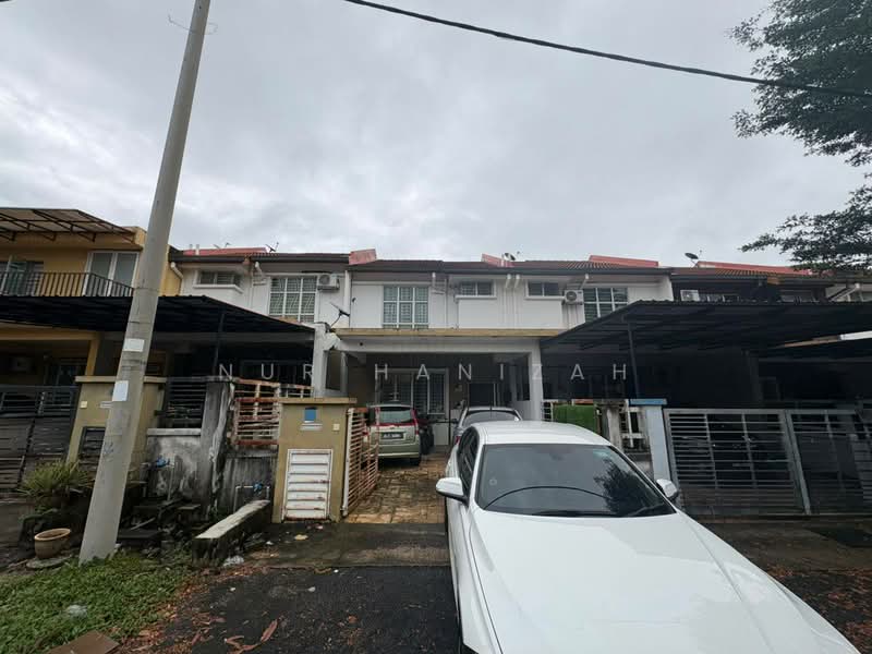 2-storey Terraced House for Sale in Bandar Puncak Alam (Puncak Alam) - Nur Hanizah - Exterior - PropertyGuru.com.my
