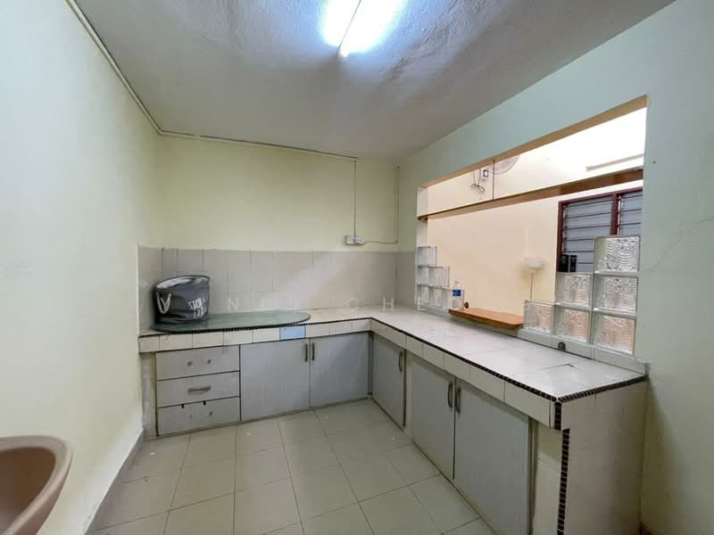 Taman Ehsan untuk Untuk Disewa - RM 1,700 /bulan, Feb 2026 - Kitchen - PropertyGuru.com.my