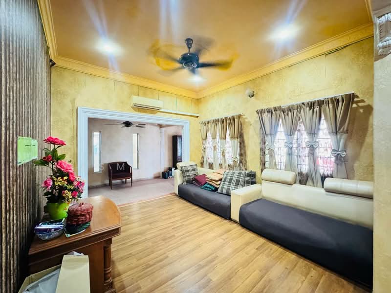 Semi-Detached House for Sale in Taman Tuanku Jaafar (Sungai Gadut) - Yasmin Sulaiman - Living Room - PropertyGuru.com.my
