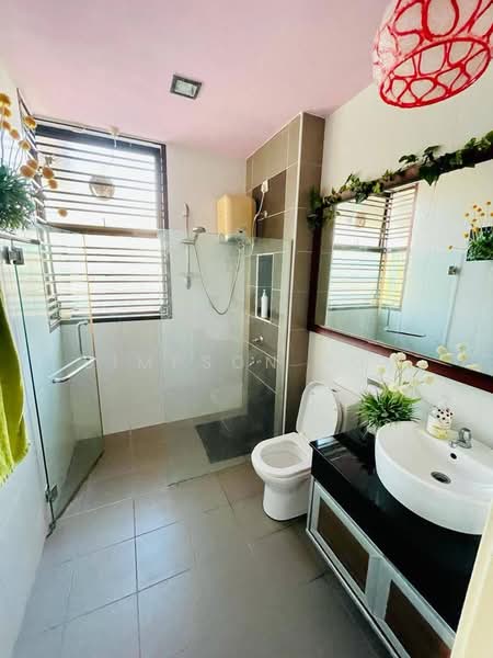 Cluster House for Sale in Taman Skudai Indah (Skudai) - Simpson Poh - Bathroom - PropertyGuru.com.my