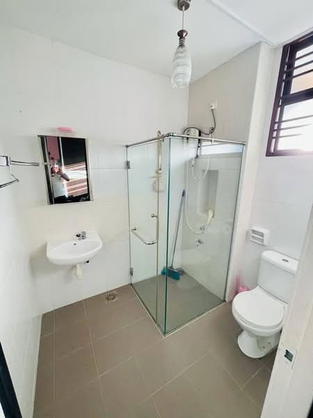 Cluster House for Sale in Taman Skudai Indah (Skudai) - Simpson Poh - Bathroom - PropertyGuru.com.my