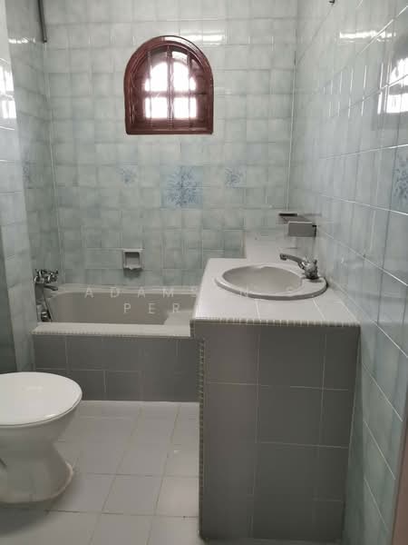 Taman Sri Muda Double Storey House untuk Untuk Dijual - RM 390,000, Feb 2026 - Bathroom - PropertyGuru.com.my