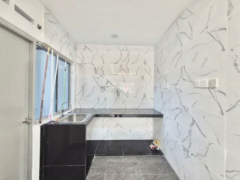 Taman Pulai Utama untuk Untuk Dijual - RM 158,000, Feb 2026 - Kitchen - PropertyGuru.com.my