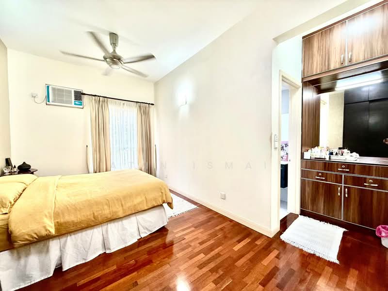 Condominium for Sale at Seri Maya Condominium - Fatin Ismail - Bedroom - PropertyGuru.com.my
