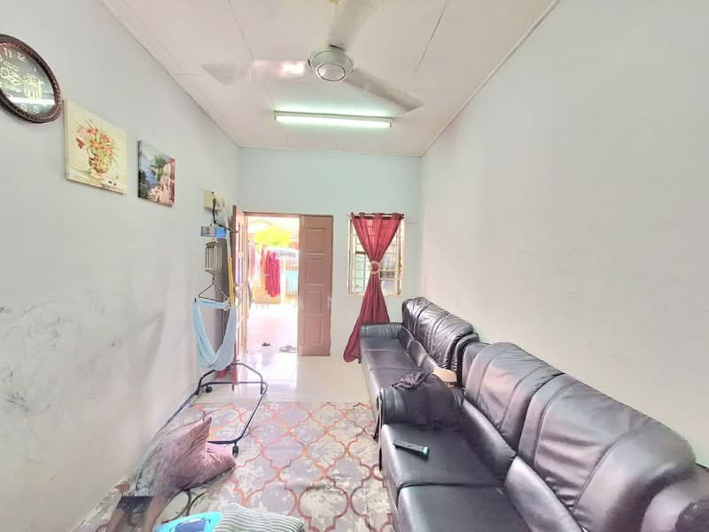 Taman Universiti untuk Untuk Dijual - RM 380,000, Feb 2026 - Living Room - PropertyGuru.com.my