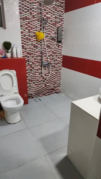 Semi-Detached House for Sale in Batu Caves (Selangor) - Ann Ong - Bathroom - PropertyGuru.com.my
