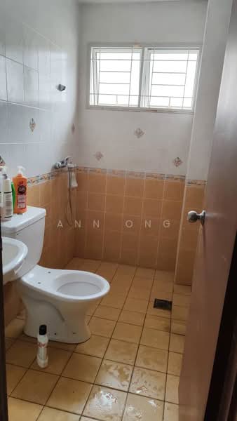 Semi-Detached House for Sale in Batu Caves (Selangor) - Ann Ong - Bathroom - PropertyGuru.com.my