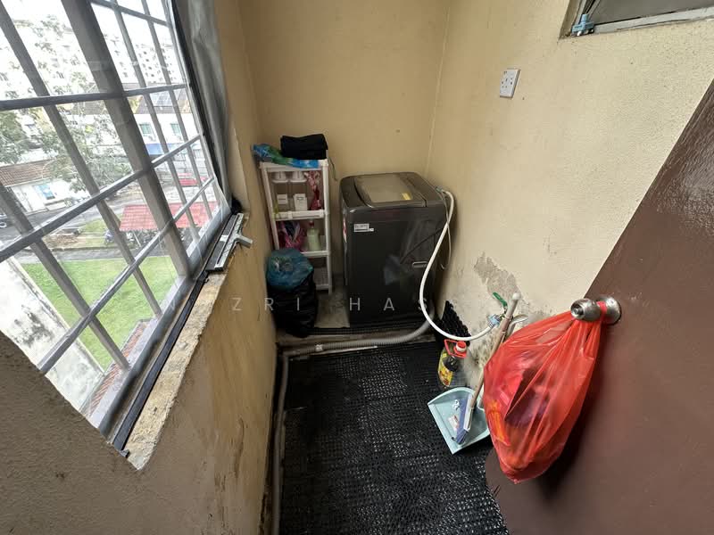 Apartment for Sale at Pangsapuri Flora III - Nazri Hassan - PropertyGuru.com.my