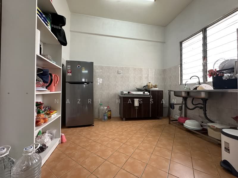 Apartment for Sale at Pangsapuri Flora III - Nazri Hassan - Kitchen - PropertyGuru.com.my