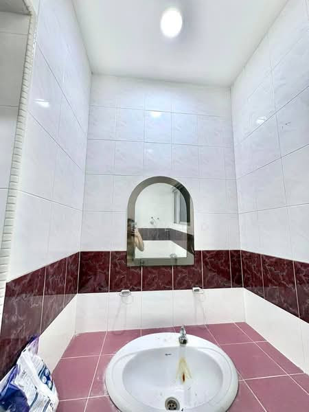 Condominium for Rent at Seri Mas Condominium - Hasif Ludin - Bathroom - PropertyGuru.com.my