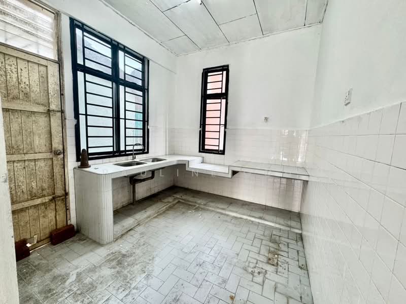 Taman Daya Taman Daya Tamans Dayas untuk Untuk Dijual - RM 480,000, Feb 2026 - Kitchen - PropertyGuru.com.my