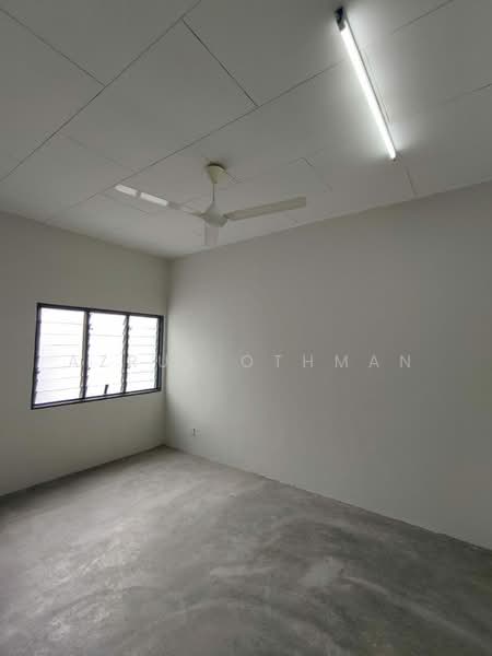 2-storey Terraced House for Sale in Taman Coral Heights (Sikamat) - Azrul Othman - Interior - PropertyGuru.com.my
