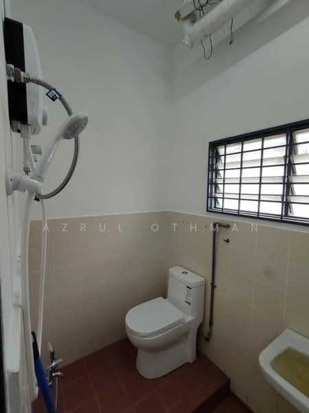 2-storey Terraced House for Sale in Taman Coral Heights (Sikamat) - Azrul Othman - Bathroom - PropertyGuru.com.my