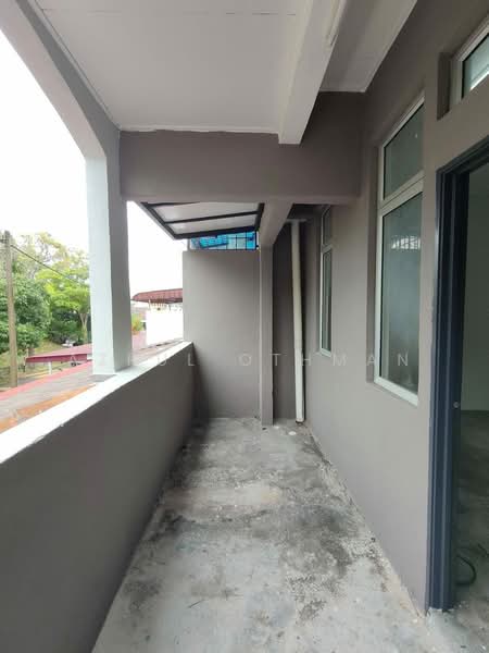 2-storey Terraced House for Sale in Taman Coral Heights (Sikamat) - Azrul Othman - Balcony - PropertyGuru.com.my