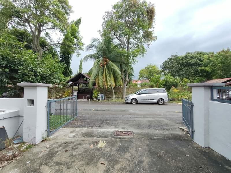 2-storey Terraced House for Sale in Taman Coral Heights (Sikamat) - Azrul Othman - Exterior - PropertyGuru.com.my