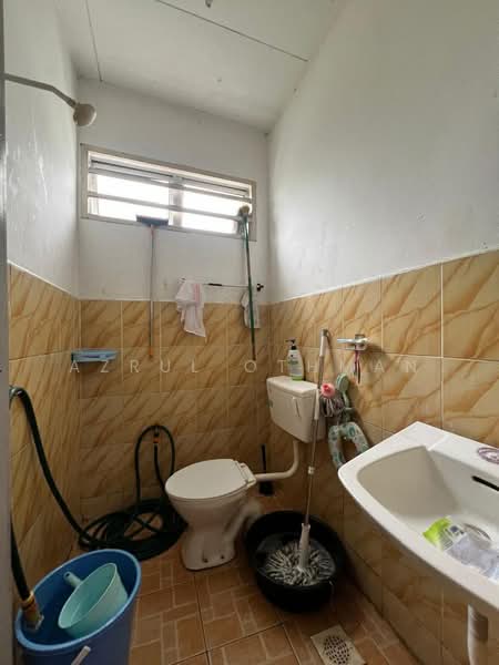 1-storey Terraced House for Sale in Taman Gadong Indah (Labu) - Azrul Othman - Bathroom - PropertyGuru.com.my