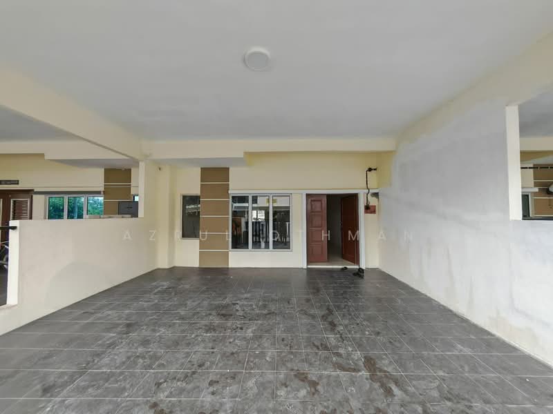 Rumah Teres 2 Tingkat untuk Dijual di Taman Gadong Indah (Labu) - Azrul Othman - Entrance - PropertyGuru.com.my