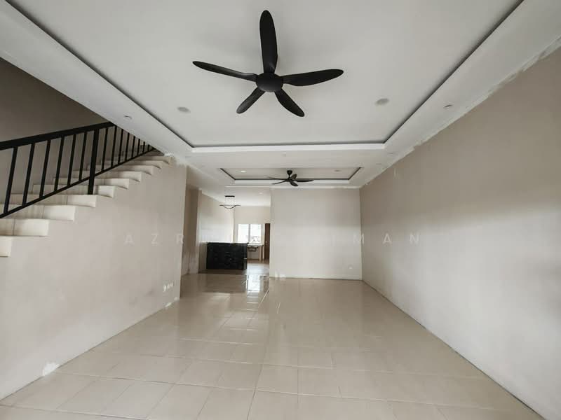 Rumah Teres 2 Tingkat untuk Dijual di Taman Gadong Indah (Labu) - Azrul Othman - Living Room - PropertyGuru.com.my