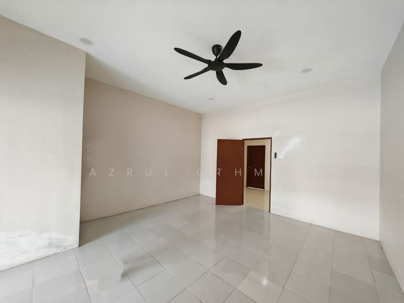 Rumah Teres 2 Tingkat untuk Dijual di Taman Gadong Indah (Labu) - Azrul Othman - Living Room - PropertyGuru.com.my
