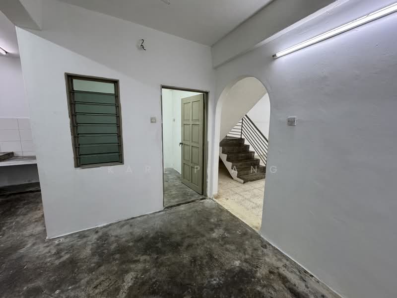 2 Storey Terrace at Lorong Kapar Setia 38 untuk Untuk Dijual - RM 450,000, Mac 2026 - Dining - PropertyGuru.com.my
