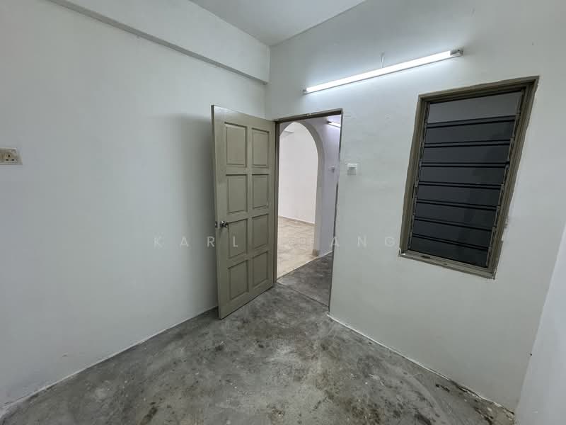 2 Storey Terrace at Lorong Kapar Setia 38 untuk Untuk Dijual - RM 450,000, Mac 2026 - Bedroom 1 - PropertyGuru.com.my