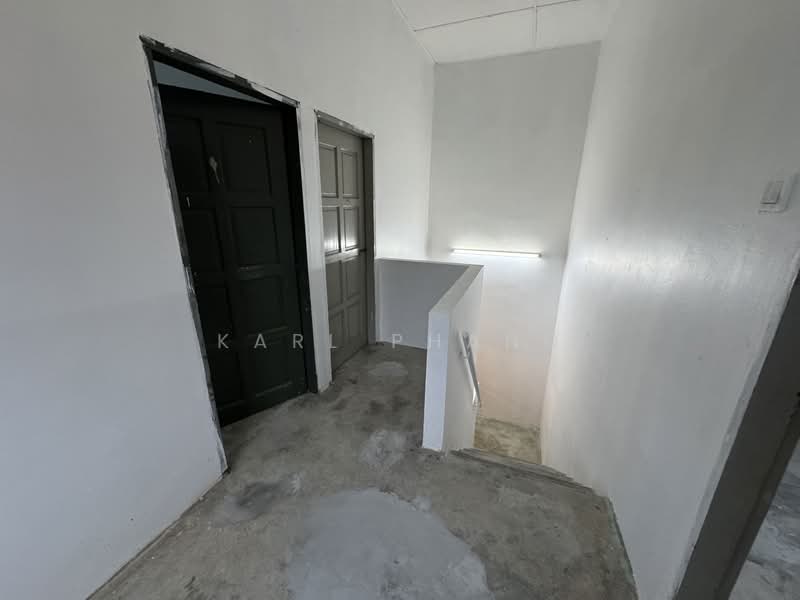 2 Storey Corner Terrace at Lorong Kapar Setia untuk Untuk Dijual - RM 750,000, Mac 2026 - upstairs hall - PropertyGuru.com.my