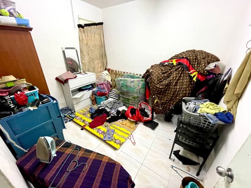 Flat for Sale at Desa Mentari PJS 2 - Tasya Ruslan - Bedroom - PropertyGuru.com.my