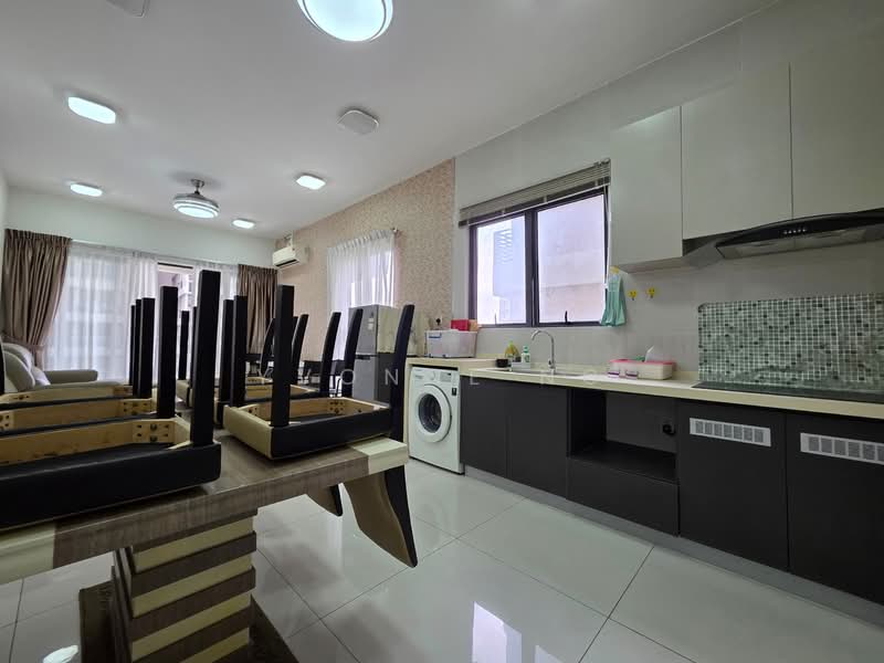 Condominium for Rent at Bay Point @ Country Garden Danga Bay - Yvonne Ng - Kitchen - PropertyGuru.com.my