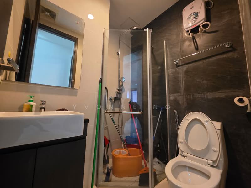Condominium for Rent at Bay Point @ Country Garden Danga Bay - Yvonne Ng - Bathroom - PropertyGuru.com.my