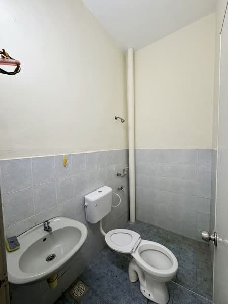 Taman Pelangi Indah untuk Untuk Disewa - RM 1,700 /bulan, Feb 2026 - Bathroom - PropertyGuru.com.my