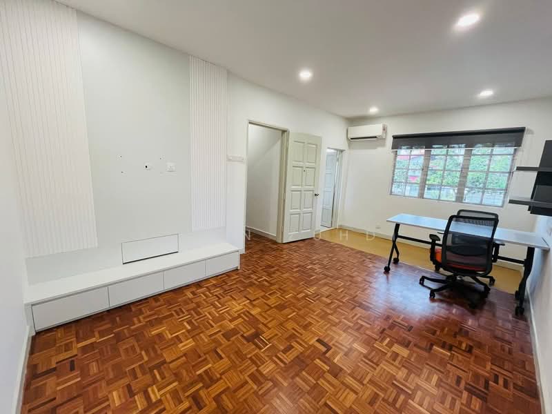 Bungalow for Sale in Bukit Bandaraya (Bangsar) - AIMAN ZUHDI - Study - PropertyGuru.com.my