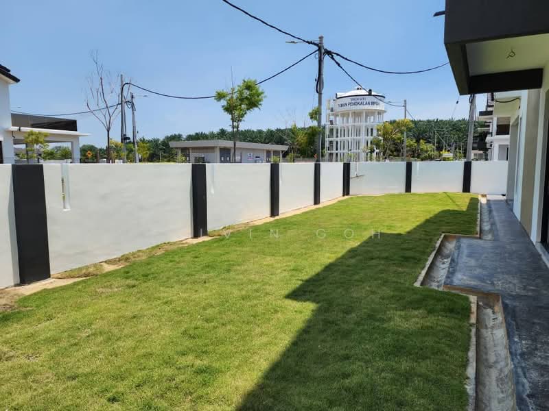 Rumah Teres untuk Dijual di Bukit Beruang (Bukit Baru) - Kelvin Goh - Exterior - PropertyGuru.com.my