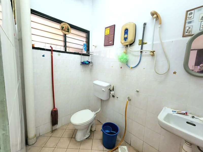 Rumah Teres 2 Tingkat untuk Dijual di Taman Seremban Jaya (Rantau) - Izzati Mat - Bathroom - PropertyGuru.com.my