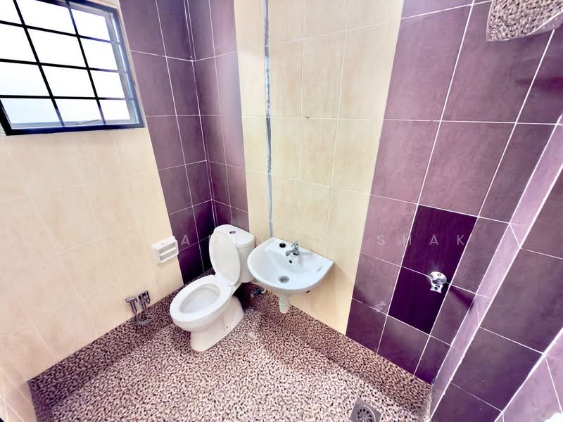 2-storey Terraced House for Sale in Desa Coalfields (Ijok) - Nur Adibah Ishak - Bathroom - PropertyGuru.com.my