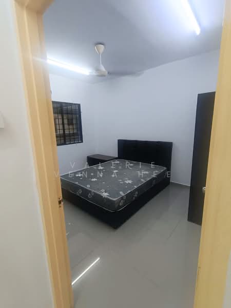 Apartment for Sale at Vista Lavender - Valerie Venna Hee - Bedroom 2 - PropertyGuru.com.my