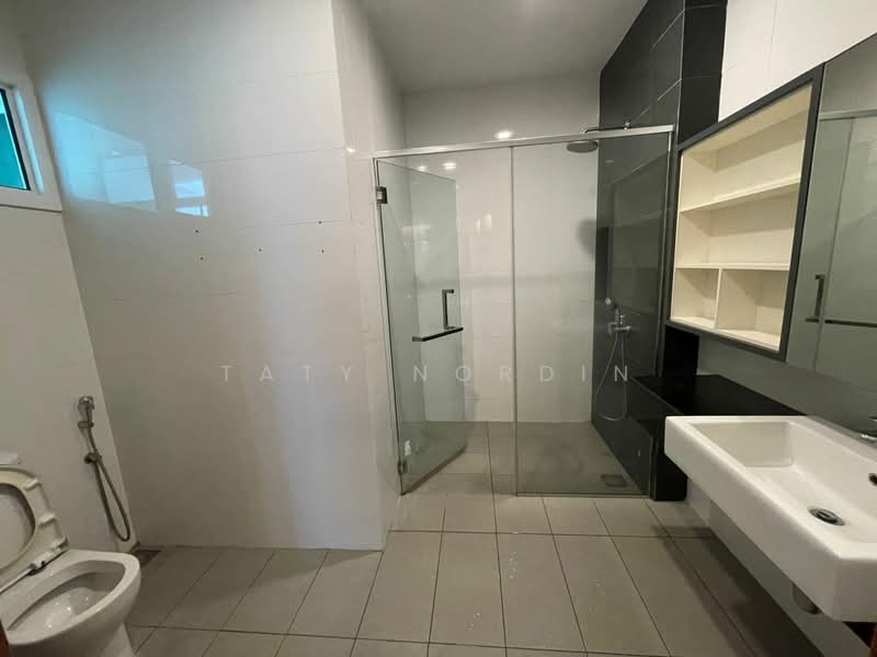 Condominium for Rent at ParkHomes - Taty Nordin - Bathroom - PropertyGuru.com.my