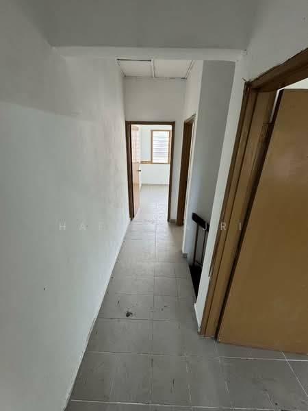 2-storey Terraced House for Sale in Taman Sri Gombak (Gombak) - Hafiz Tajri - Corridor - PropertyGuru.com.my