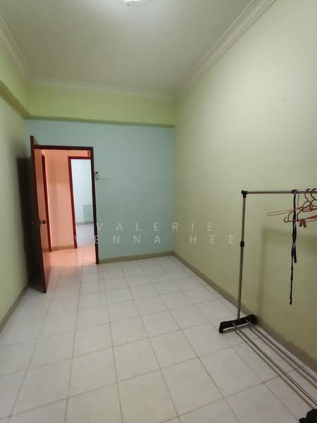 Condominium for Sale at Impian Heights - Valerie Venna Hee - Bedroom 3 - PropertyGuru.com.my