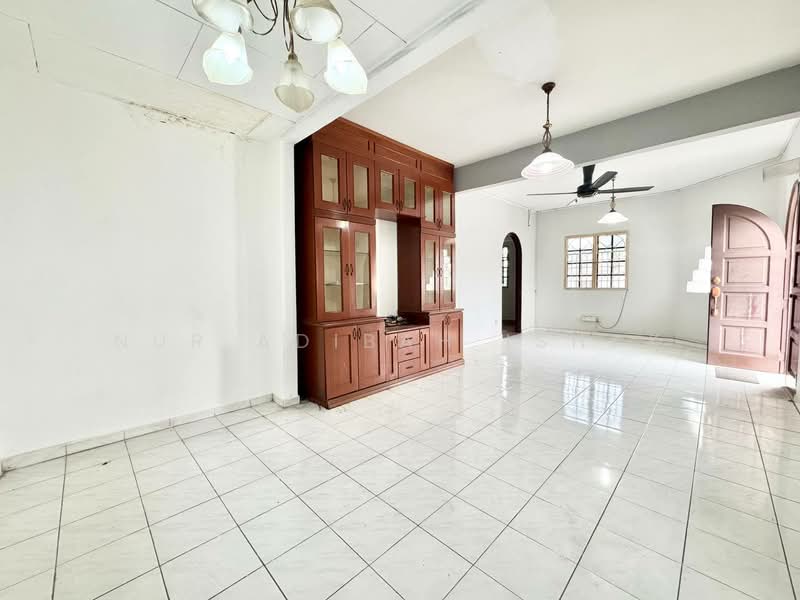 Freehold corner lot terrace SS19 Subang Jaya untuk Untuk Dijual - RM 770,000, Feb 2026 - Living Room - PropertyGuru.com.my