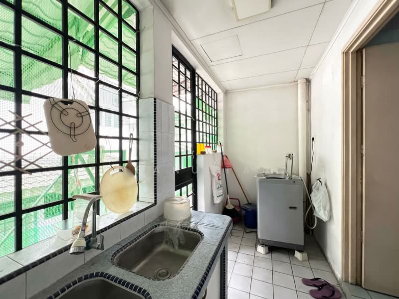 2.5-storey Terraced House for Sale in Bandar Sri Damansara (Selangor) - Keanu Tan - Kitchen - PropertyGuru.com.my