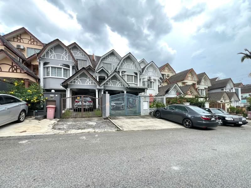 2.5-storey Terraced House for Sale in Bandar Sri Damansara (Selangor) - Keanu Tan - Exterior - PropertyGuru.com.my