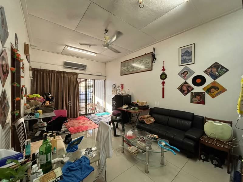 1-storey Terraced House for Sale in Taman Abad (Johor Bahru) - SASER TAN. - Living Room - PropertyGuru.com.my