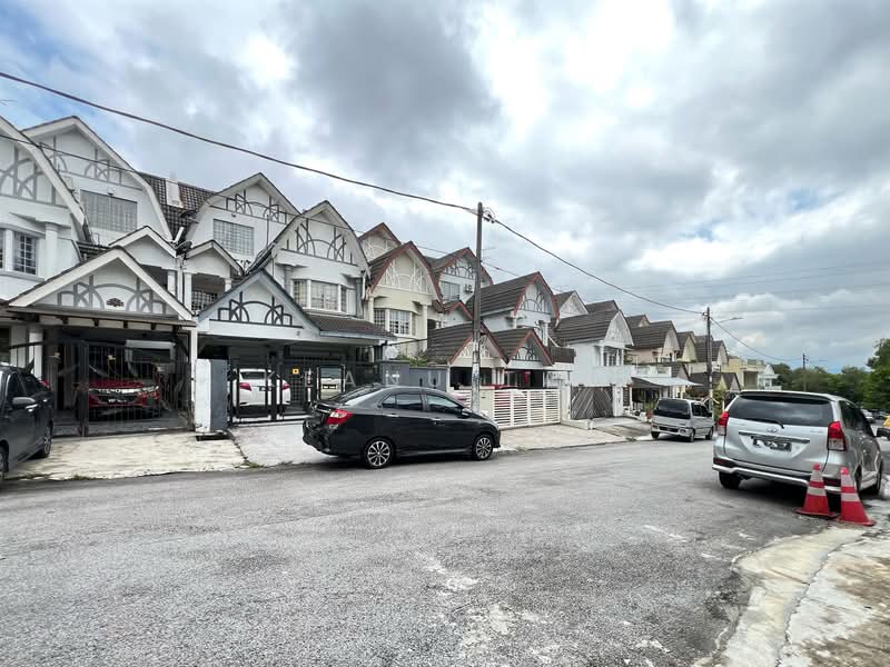 2.5-storey Terraced House for Sale in Bandar Menjalara (Kuala Lumpur) - Keanu Tan - Exterior - PropertyGuru.com.my