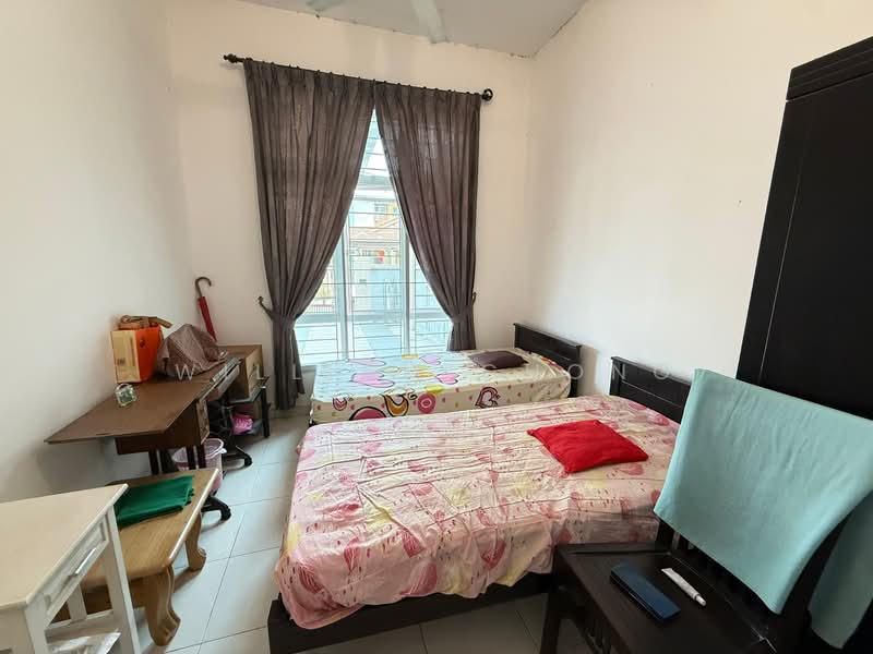1-storey Terraced House for Sale in Taman Cheng Setia (Cheng) - William Chong - Bedroom - PropertyGuru.com.my