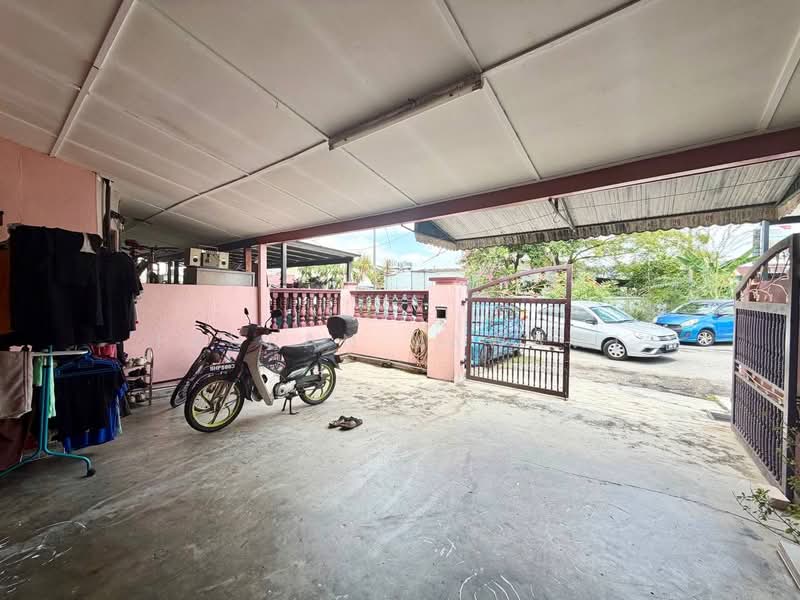 1-storey Terraced House for Sale in Puchong (Selangor) - Fauran Nawawi - Exterior - PropertyGuru.com.my