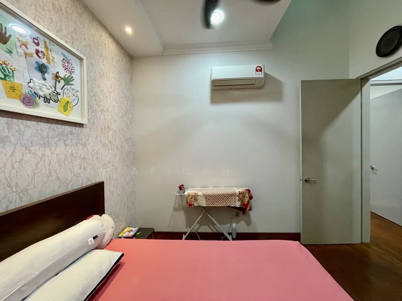 2-storey Terraced House for Sale in Puchong (Selangor) - Afiqah . - Bedroom - PropertyGuru.com.my